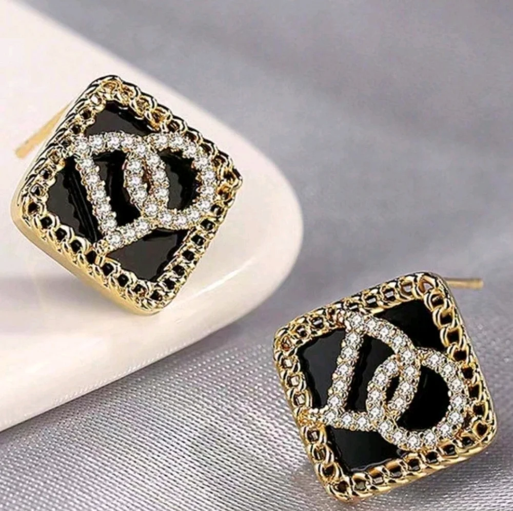Fashionable Diamond Letter DO Gold Earrings - New